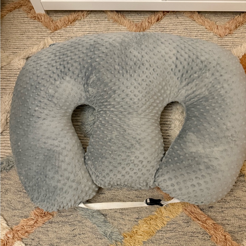 Twin Z pillow with a backup cover in blue (swipe for photo)